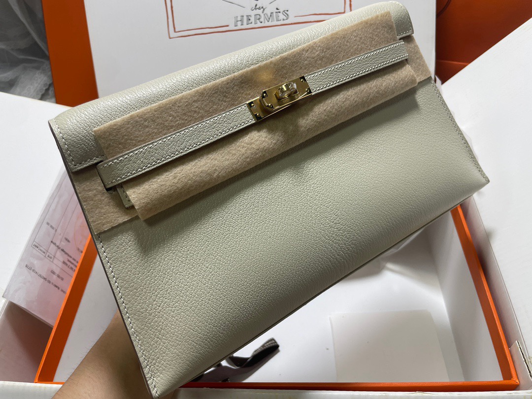 Hermes Kelly Elan Shoulder Bag in White Chevre Leather 